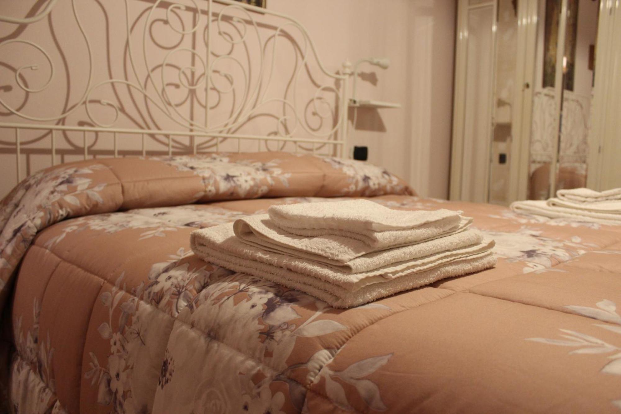 B&B Marilyn ราเวนนา ภายนอก รูปภาพ